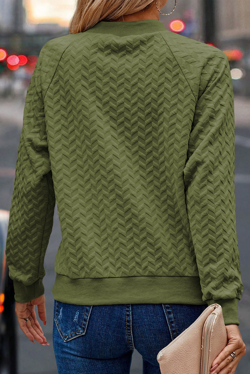 Suéter pulôver de manga raglan com textura sólida castanha