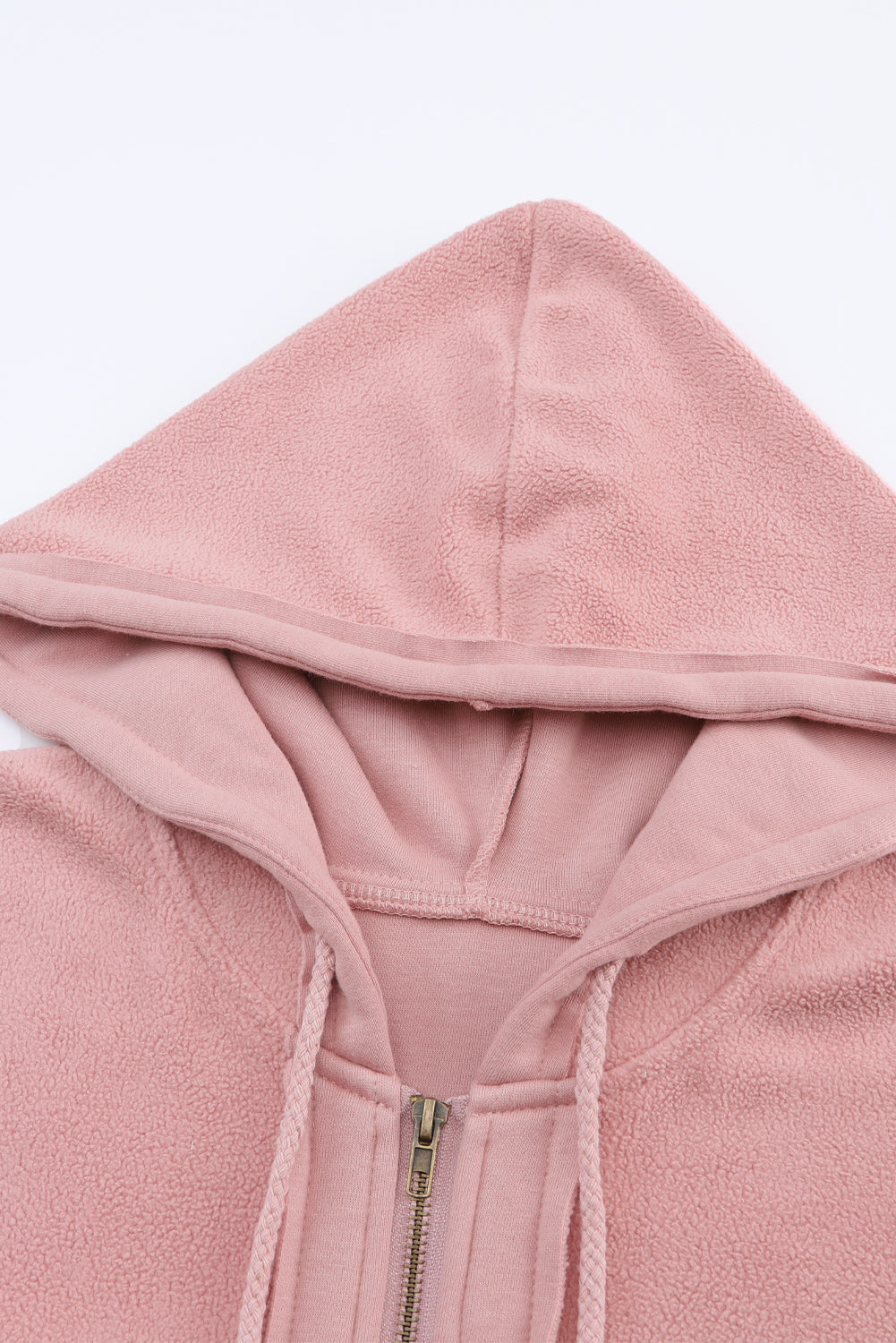 Jaqueta cinza com aba e bolso com cordão e capuz com zíper