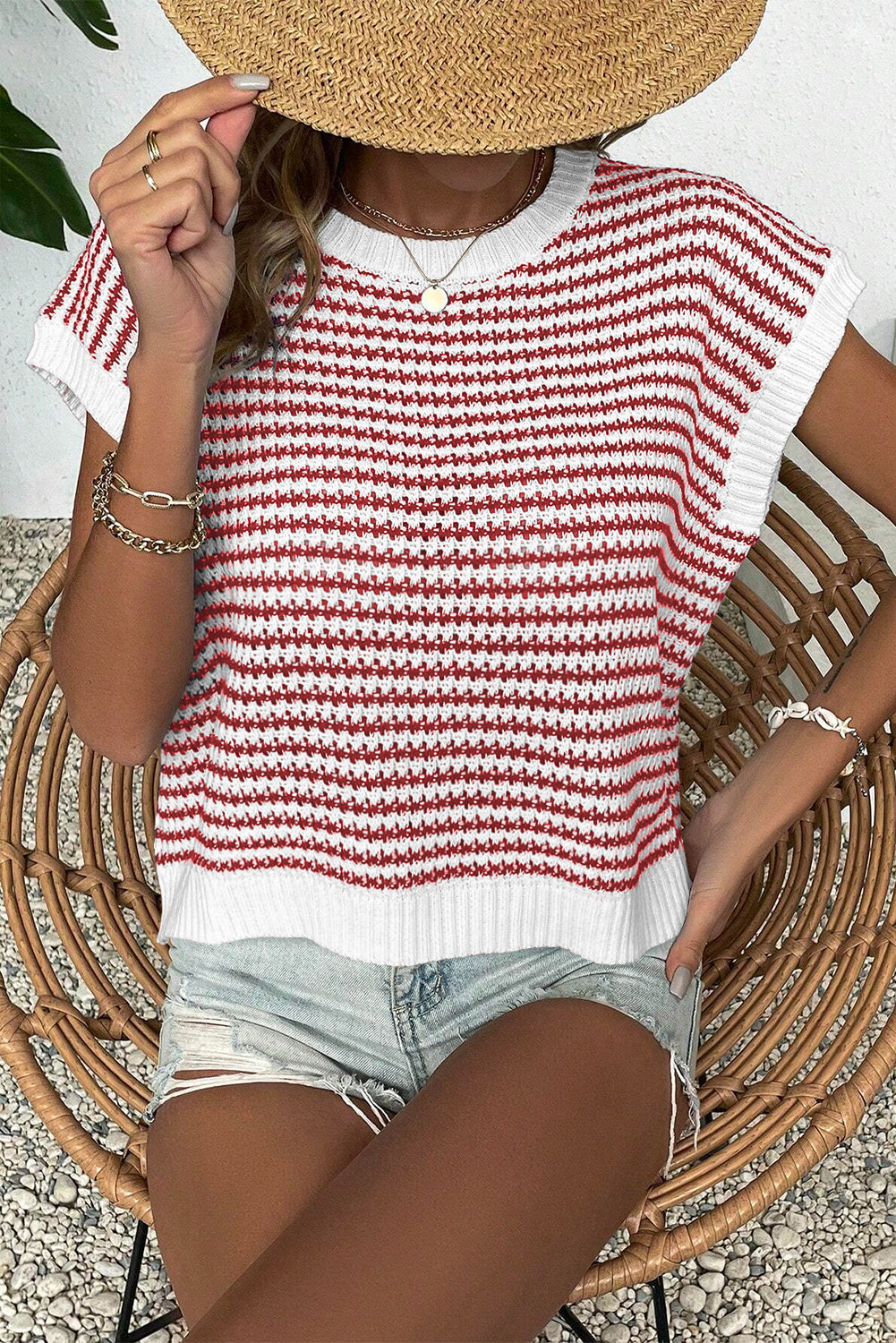 Gilet pull tricoté coupe ample à rayures noires et bordure côtelée