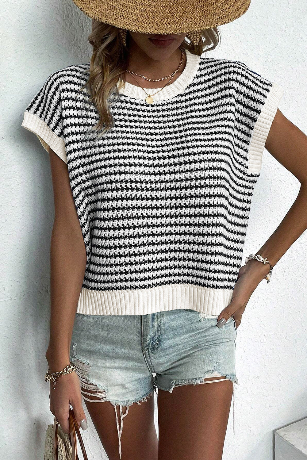Gilet pull tricoté coupe ample à rayures noires et bordure côtelée