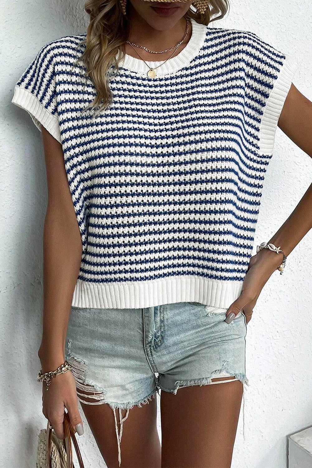 Gilet pull tricoté coupe ample à rayures noires et bordure côtelée