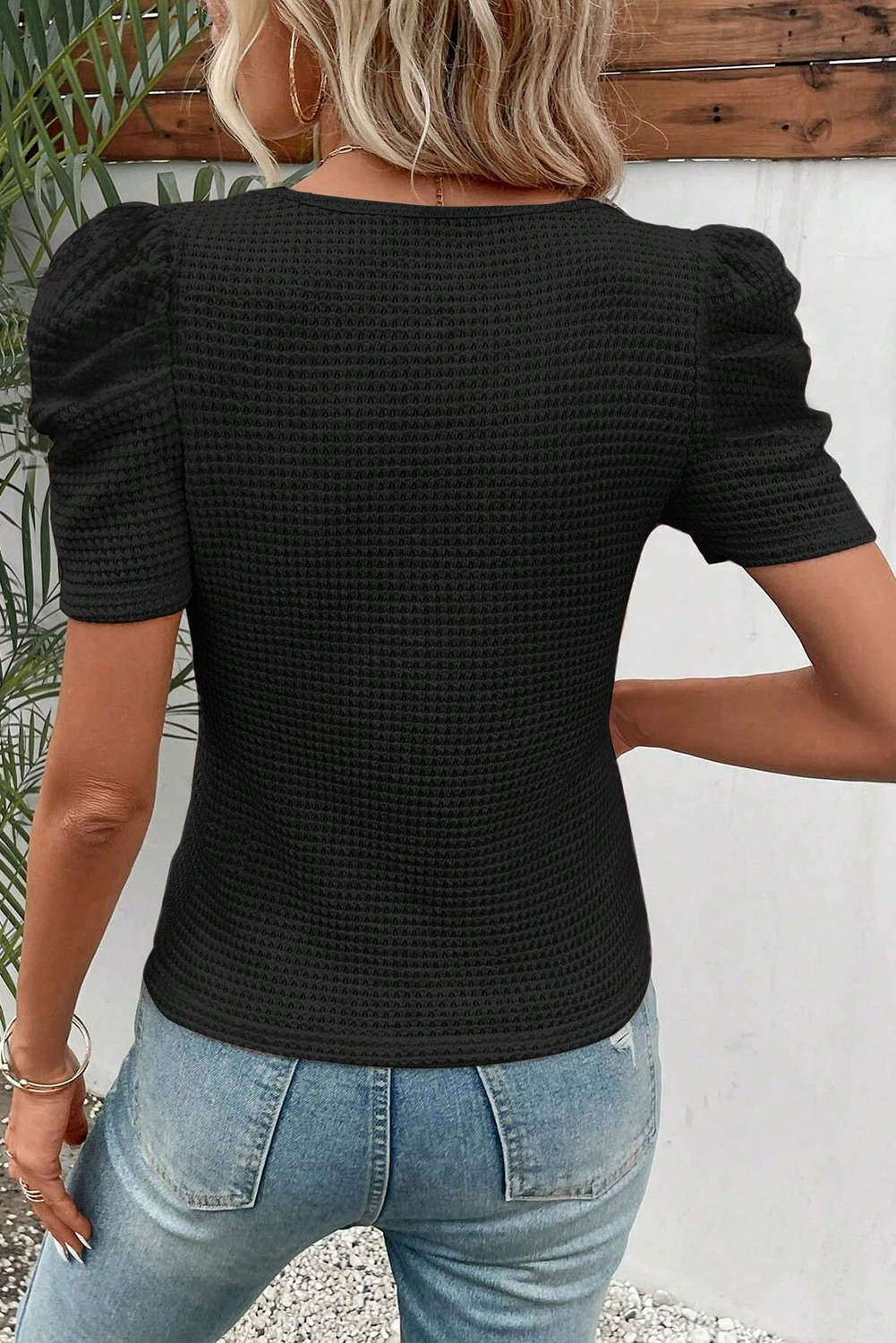 Haut froncé à manches bouffantes en tricot gaufré rose vif