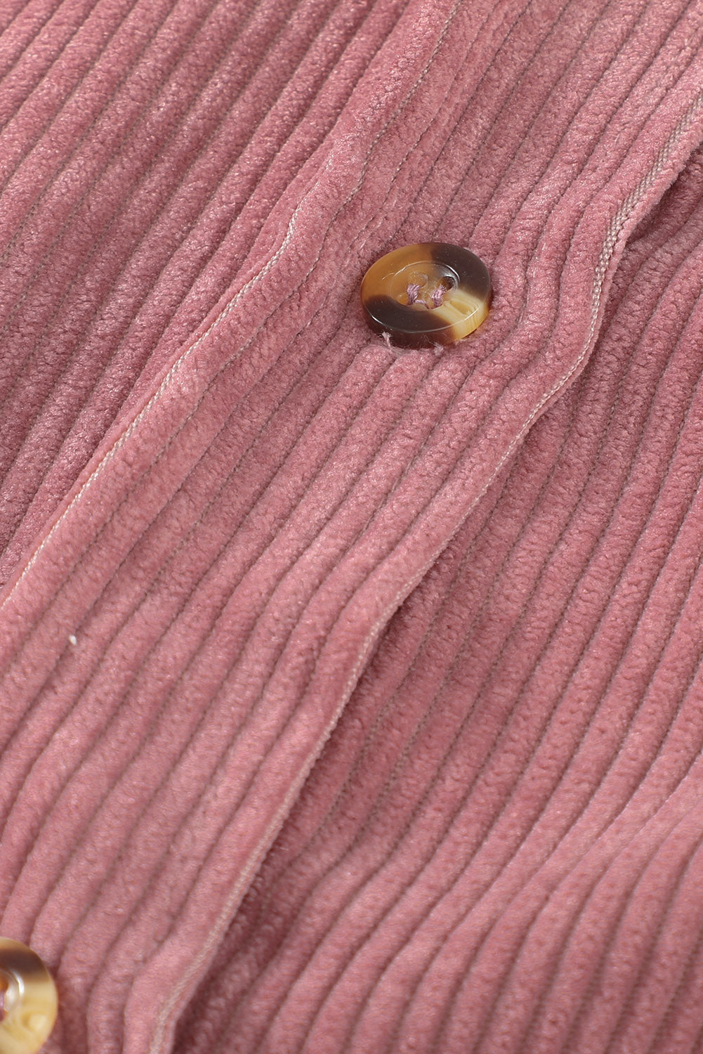 Chemise gris clair à poche boutonnée en velours côtelé