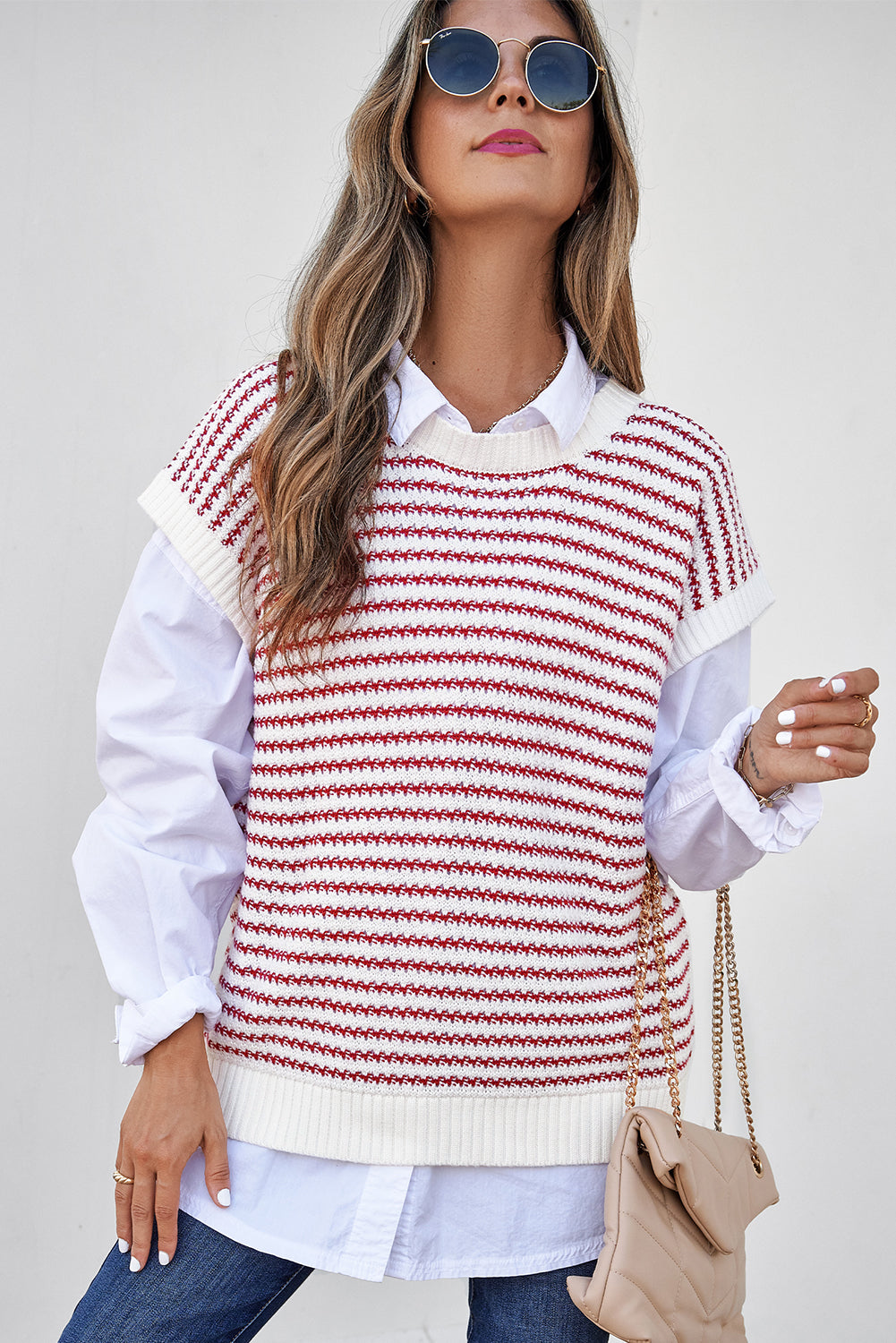 Gilet pull tricoté coupe ample à rayures noires et bordure côtelée