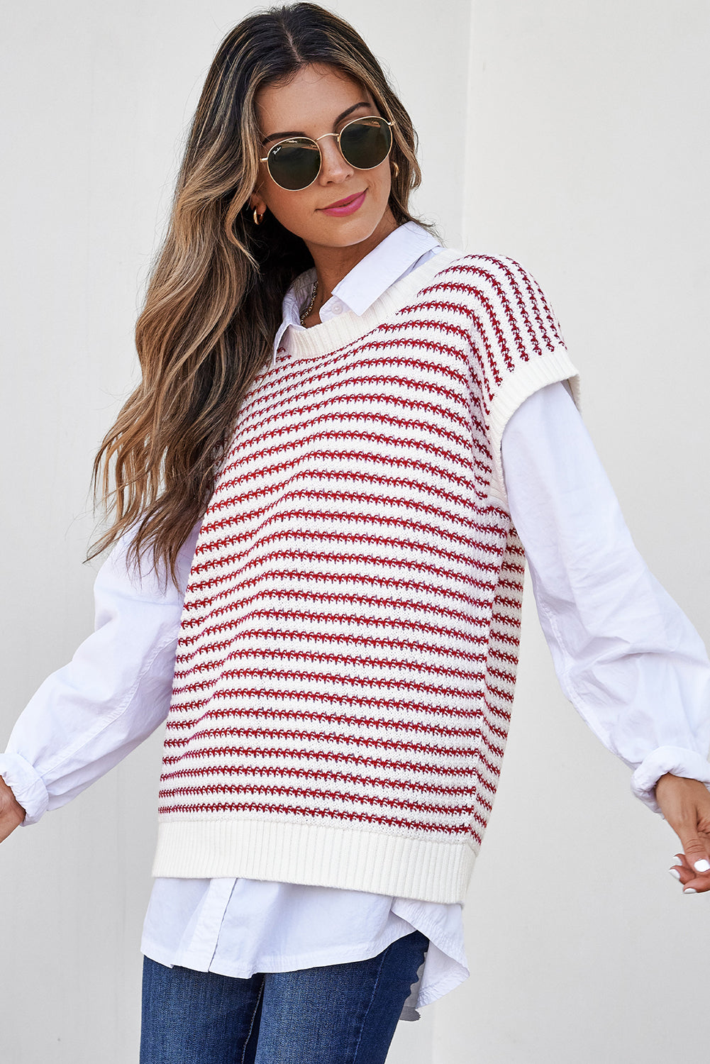 Gilet pull tricoté coupe ample à rayures noires et bordure côtelée
