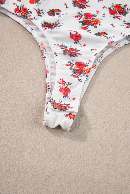 Body branco floral com corte em V e babados com alças finas