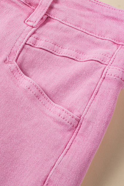 Shorts jeans de cintura média com borda desgastada rosa