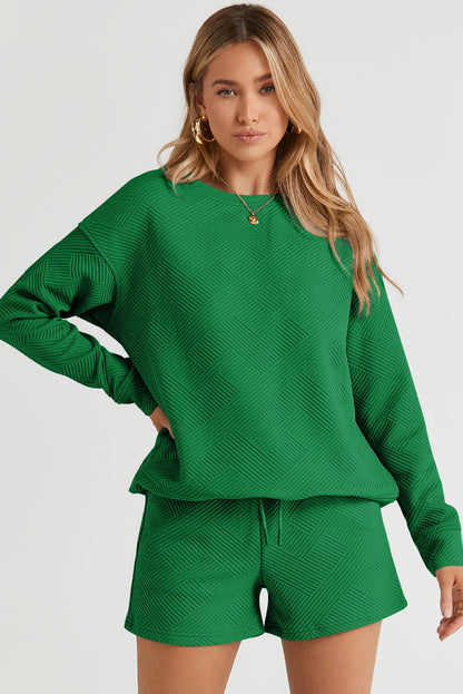 Conjunto de top de manga comprida texturizado verde e shorts com cordão