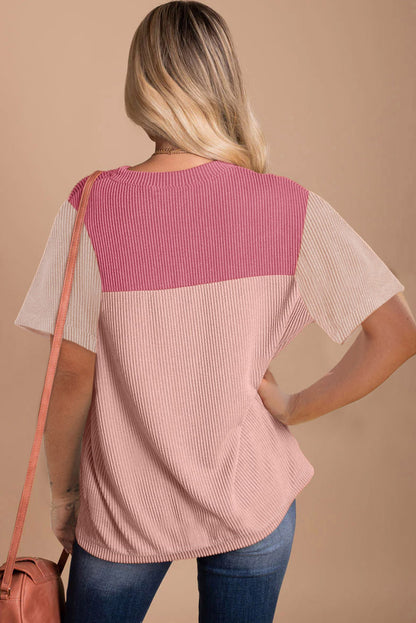 Camiseta Colorblock texturizada com costela rosa