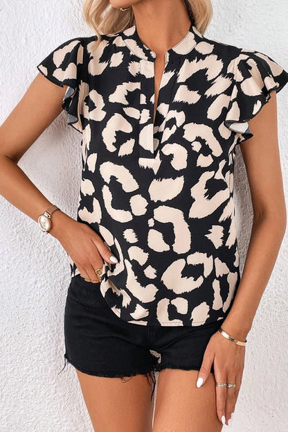 Blouse léopard noire à volants et manches flottantes à col fendu