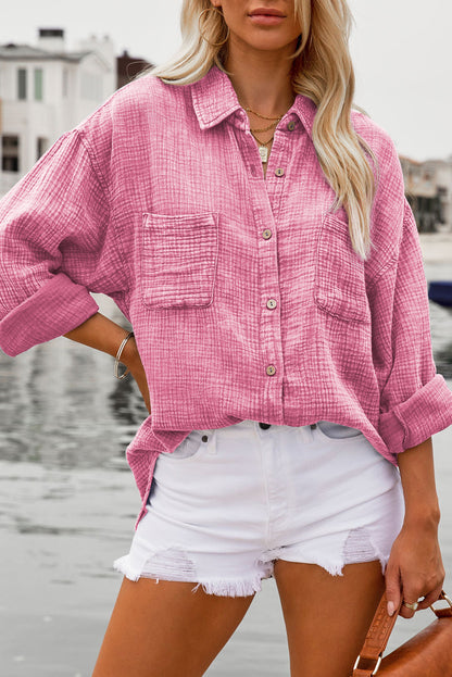 Chemise bleu ciel avec poches poitrine texturées et délavées minérales