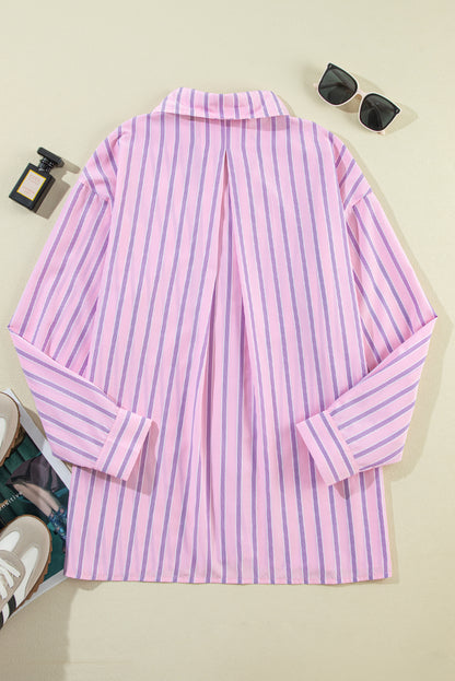 Camisa casual listrada rosa com bolso no peito