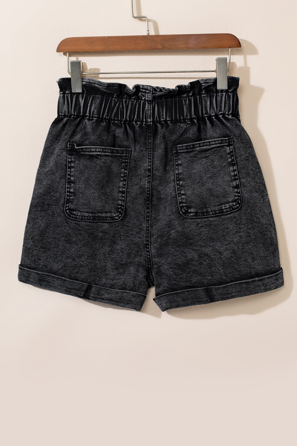 Short en jean taille haute noir délavé à volants