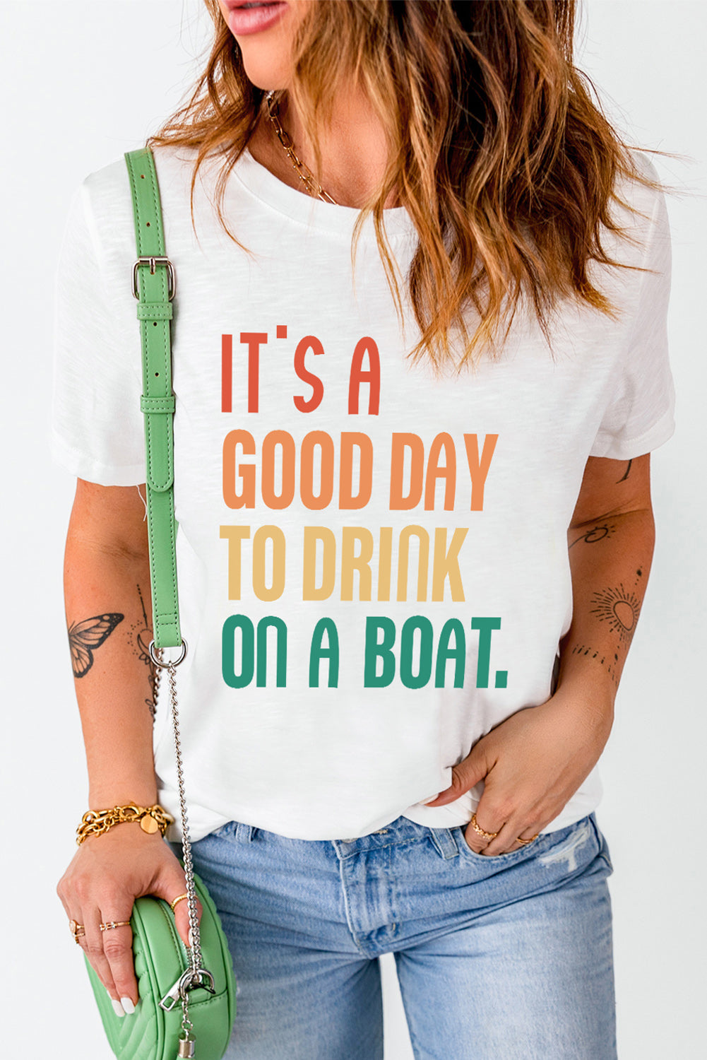 T-shirt graphique blanc à slogan C'EST UNE BONNE JOURNÉE POUR BOIRE SUR UN BATEAU