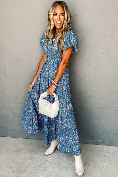 Vestido maxi estampado azul com decote em V franzido manga curta bufante