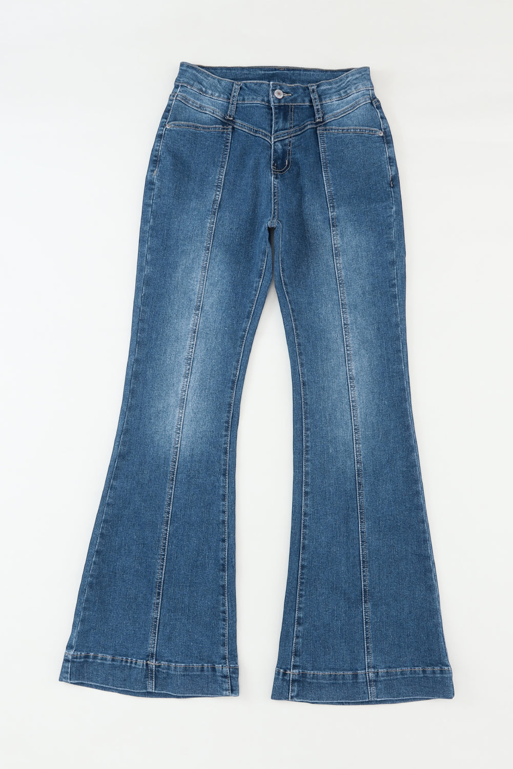 Jeans flare com costura azul de cintura alta e costura com bolso