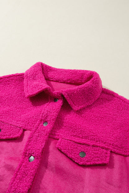 Veste boutonnée patchwork sherpa en faux suède rose vif