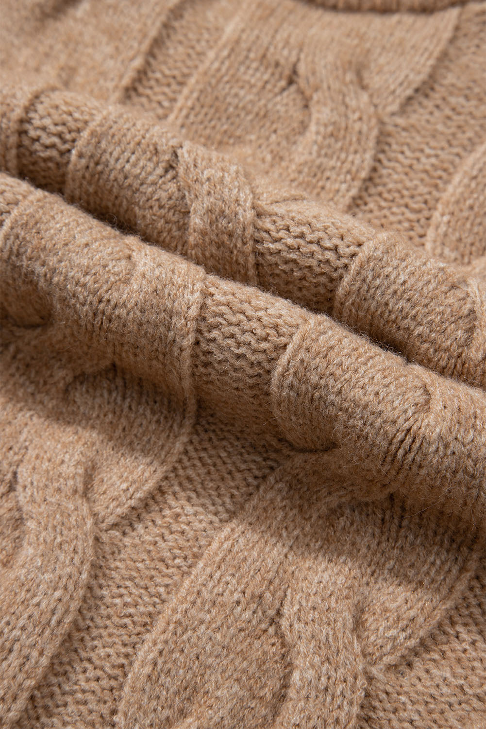 Pull en maille torsadée à mancherons beige français clair