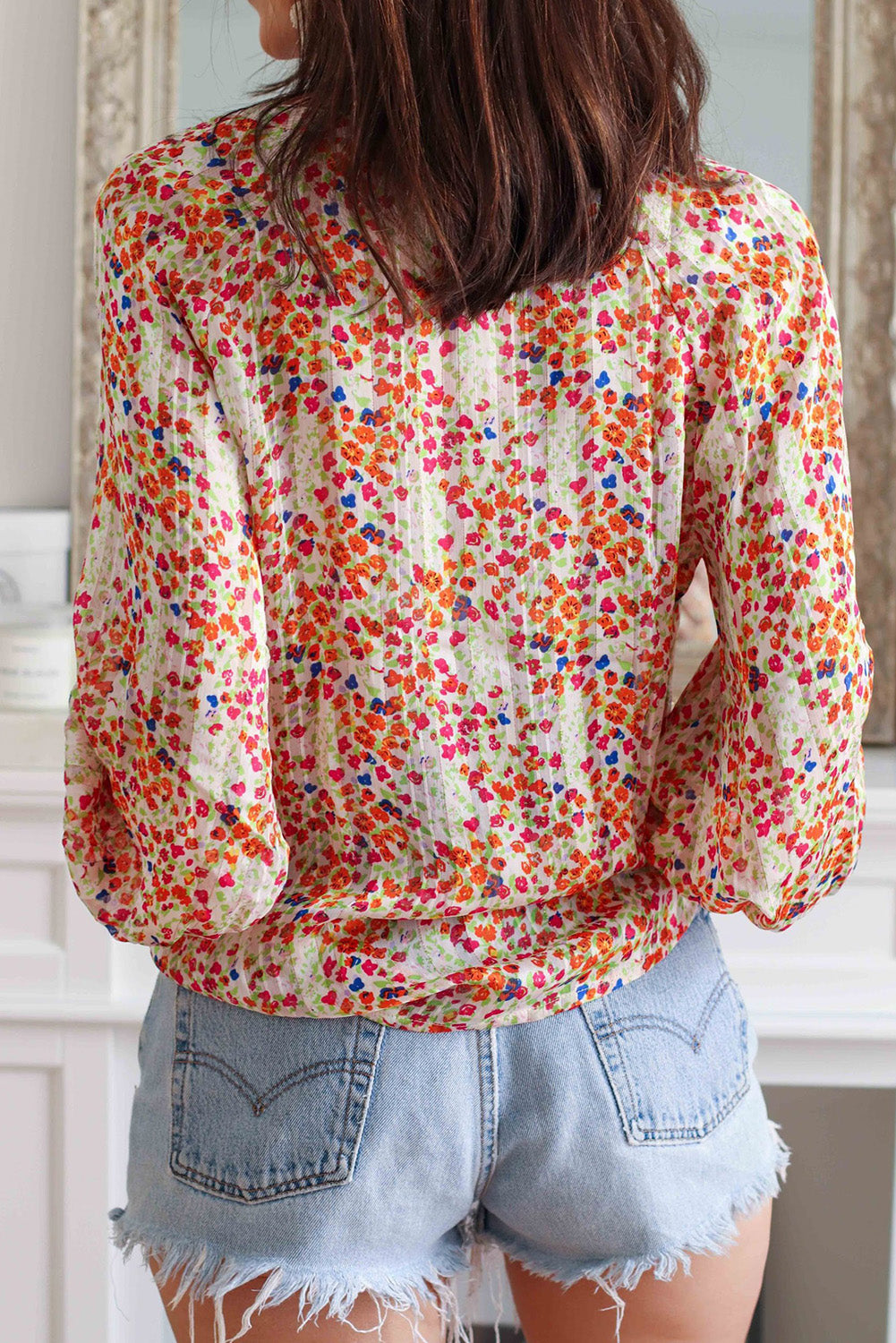 Camisa multicolorida com estampa floral Boho frontal com botão