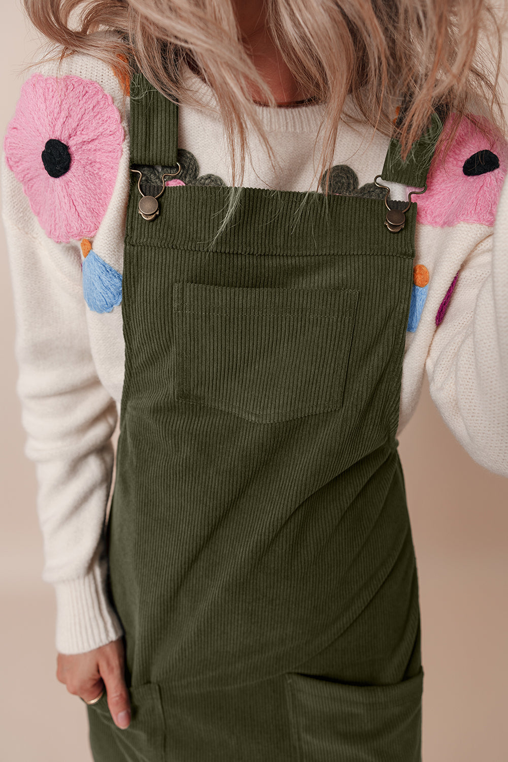 Vestido de veludo cotelê sem mangas com bolsos frontais sólidos verde vinhedo