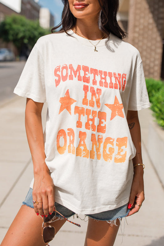 Camiseta branca com gola redonda gráfica ALGO NA ORANGE