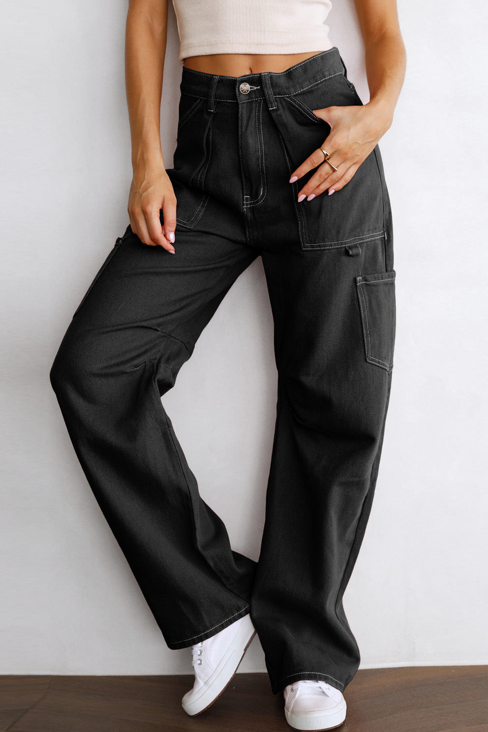 Pantalon cargo noir taille haute à jambe droite avec poches