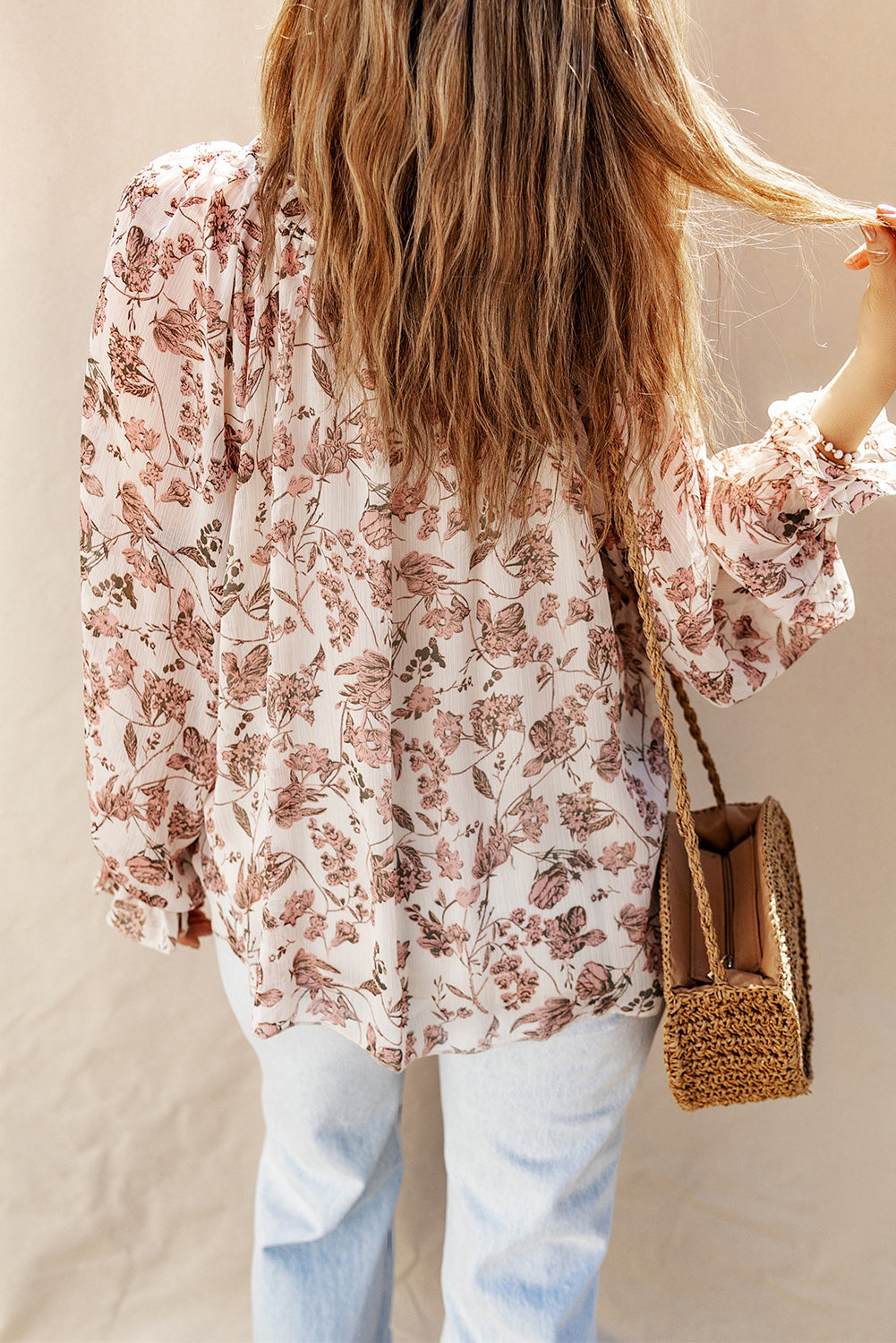 Blusa Boho com estampa floral dividida com decote em V e manga bolha