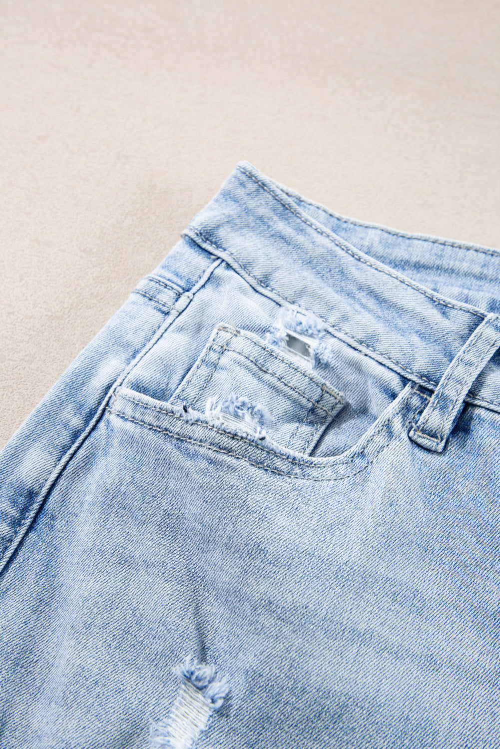 Jeans Beau Blue Light Wash desgastados Flare