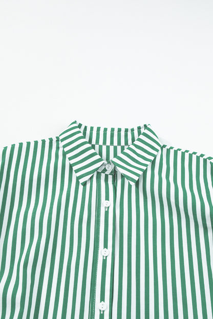 Camisa grande com manga Dolman listrada verde