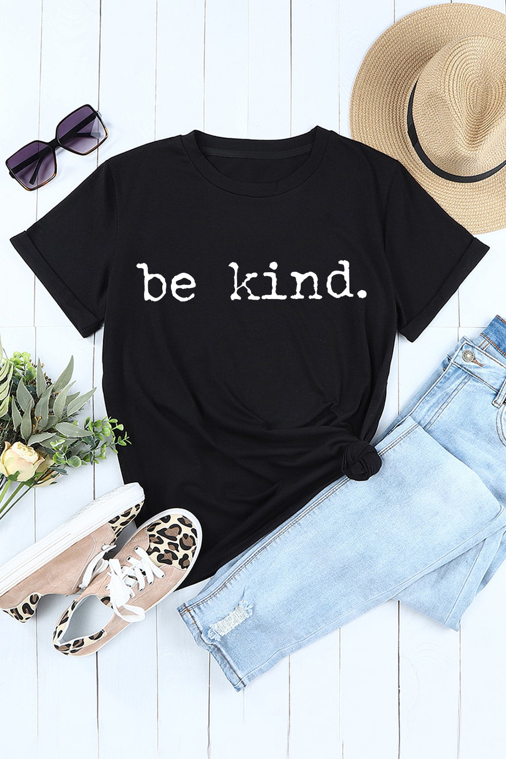 T-shirt décontracté à col rond et lettre imprimée be kind noir