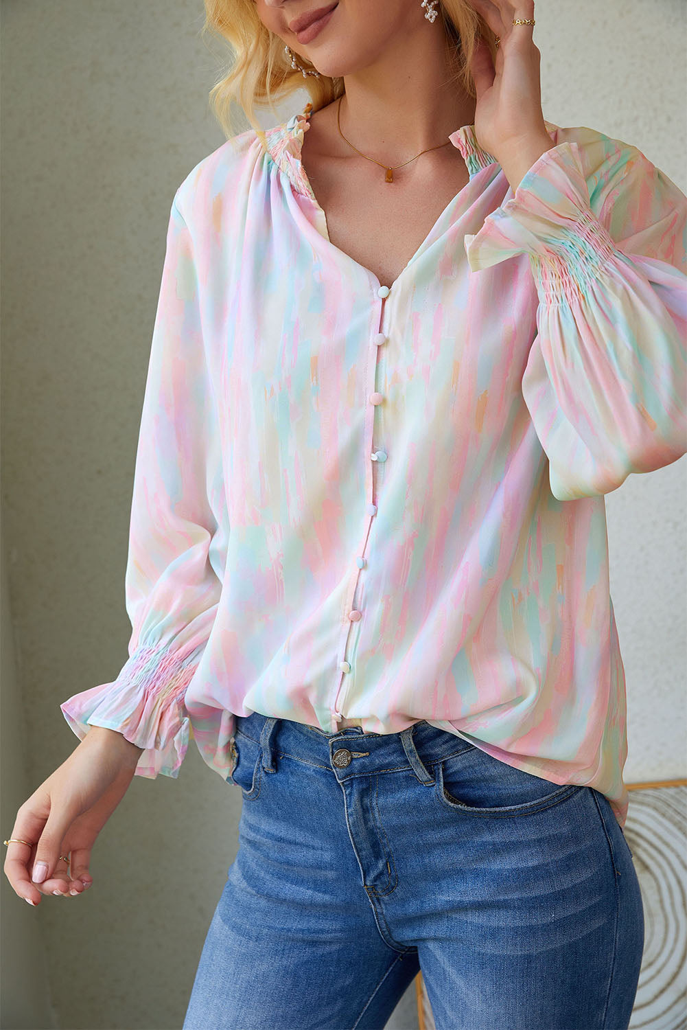 Camisa de manga comprida abotoada com estampa abstrata multicolorida