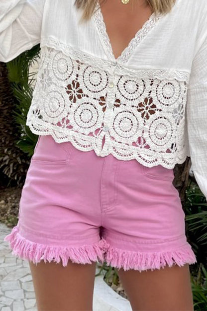 Shorts jeans de cintura média com borda desgastada rosa