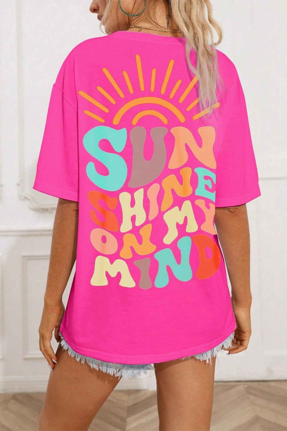 Camiseta com estampa SUNSHINE ON MY MIND rosa brilhante