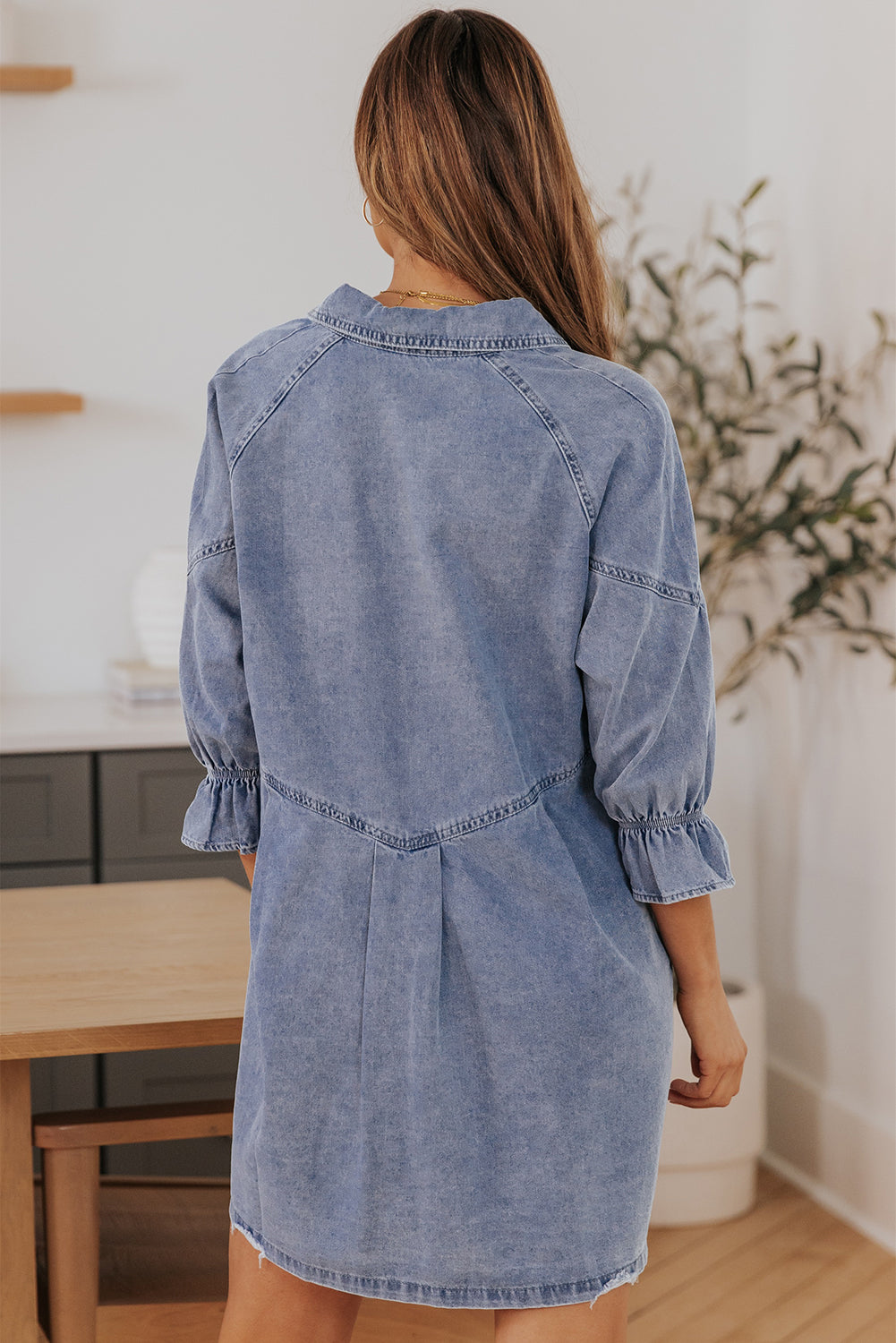 Mini-robe en jean boutonnée grise à manches longues