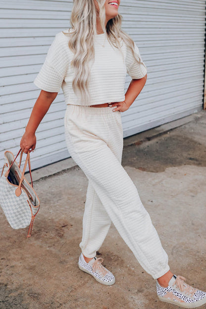 Ensemble t-shirt court texturé en treillis rouge rose et pantalon de jogging