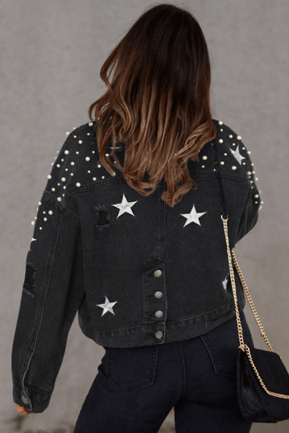 Veste en jean courte bleu ciel effet vieilli avec perles et étoiles