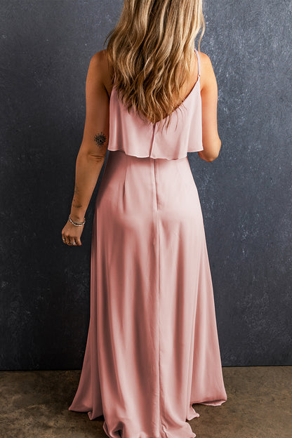 Robe longue fendue à volants et bretelles spaghetti rose clair