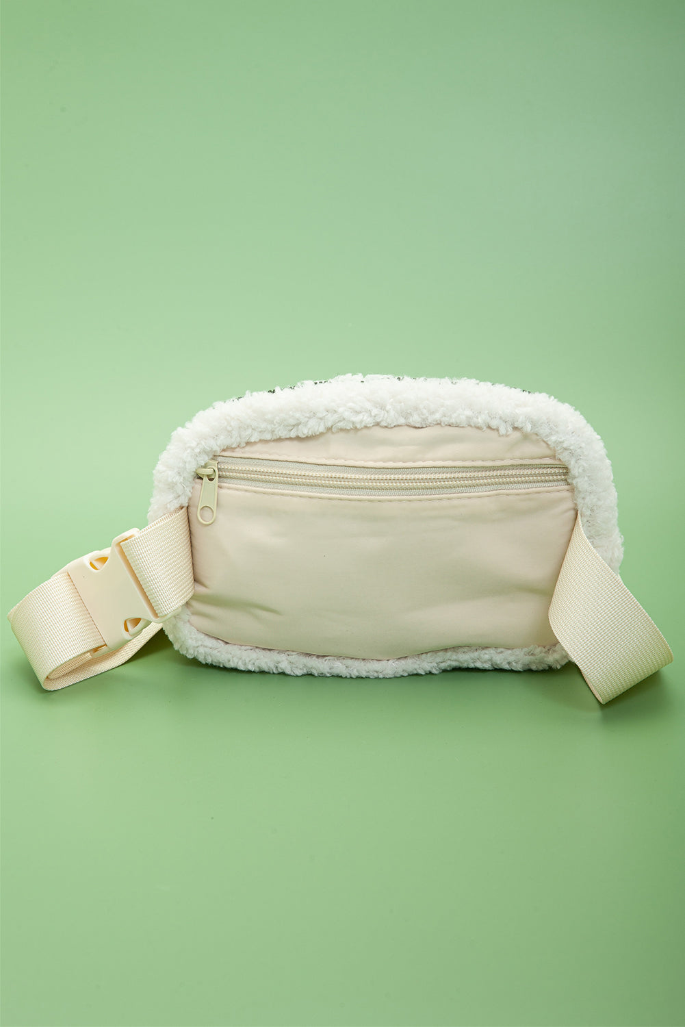 Bolsa crossbody com alça ajustável Sherpa branca brilhante