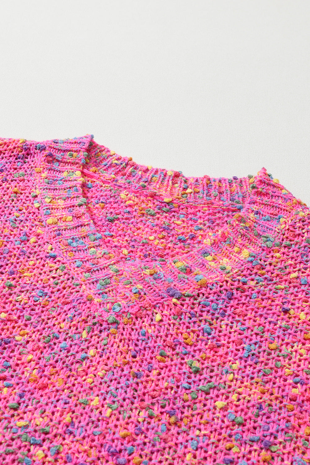 Pull décontracté tricoté à pois colorés rose foncé à col en V